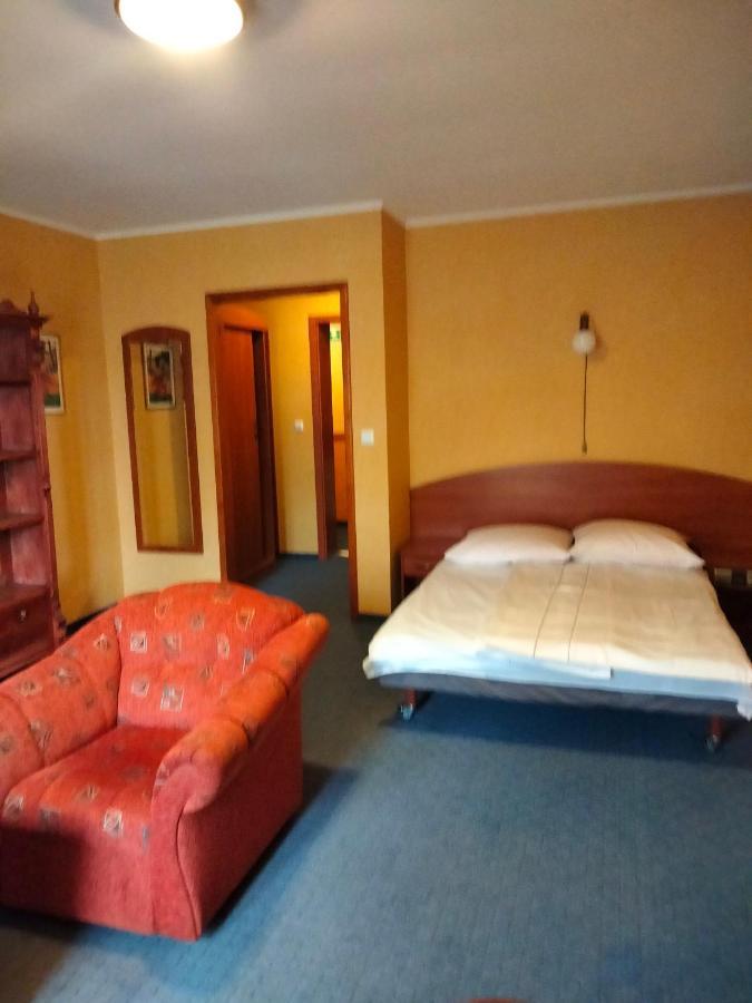 Zajazd Restauracja Machliny Buitenkant foto