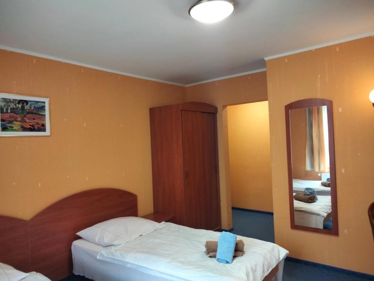 Zajazd Restauracja Machliny Buitenkant foto