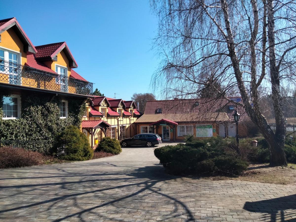 Zajazd Restauracja Machliny Buitenkant foto